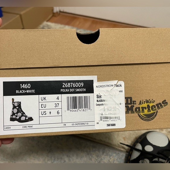 NIB Women’s Size 6 Dr. Martens 1460 Polka Dot Smooth Leather 8-Eye Lace Up Boots - Picture 7 of 14